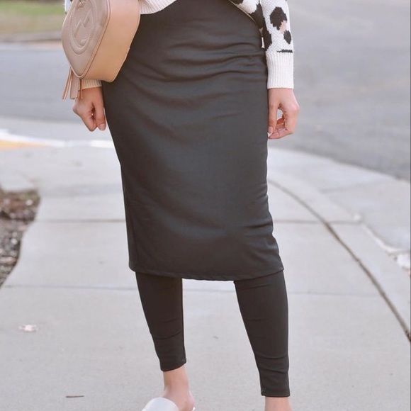 Pencil Style Athletic Skirt w/Ankle Leggings - Picture 4 of 4